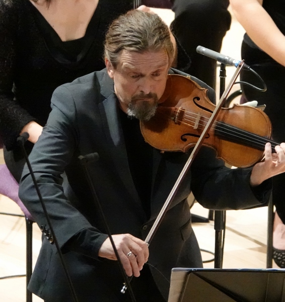 Christian Tetzlaff with the BBC Philharmonic cr Kate Highmore & BBC
