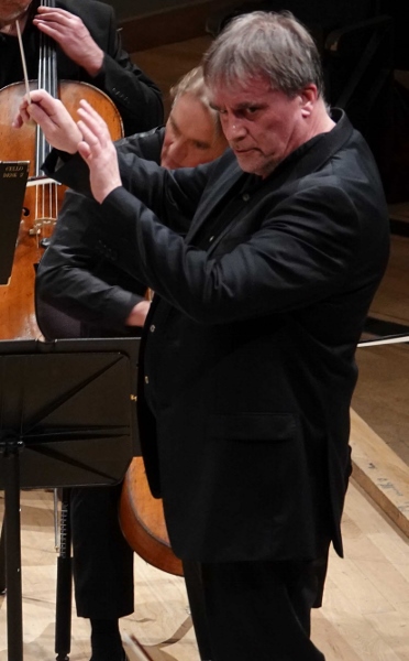 John Storgårds conducting the BBC Philharmonic cr BBC