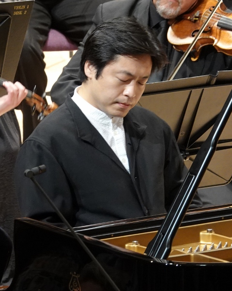Sunwook Kim with the BBC Philharmonic. cr Emma Naylor