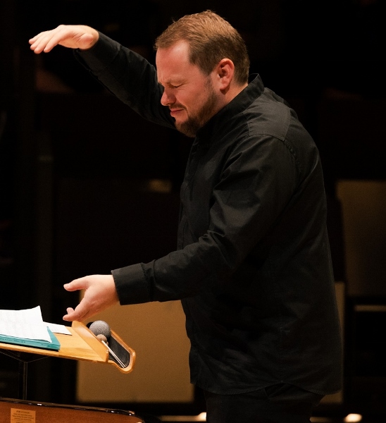Benjamin Huth conducting Manchester Camerata cr Robin Clewley