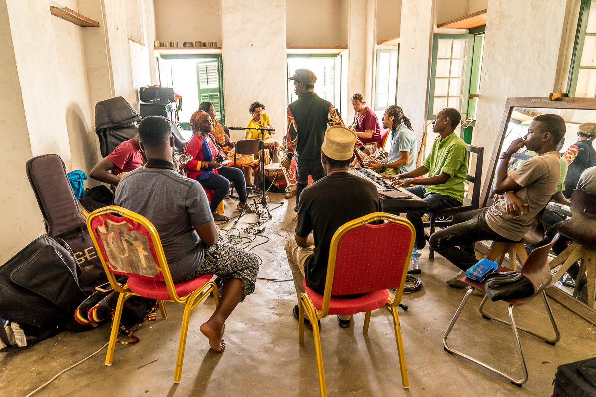 South African trumpeter Mandla Mlangeni directing the musicians of Swahili Encounters at the DCMA  © Andy Morgan