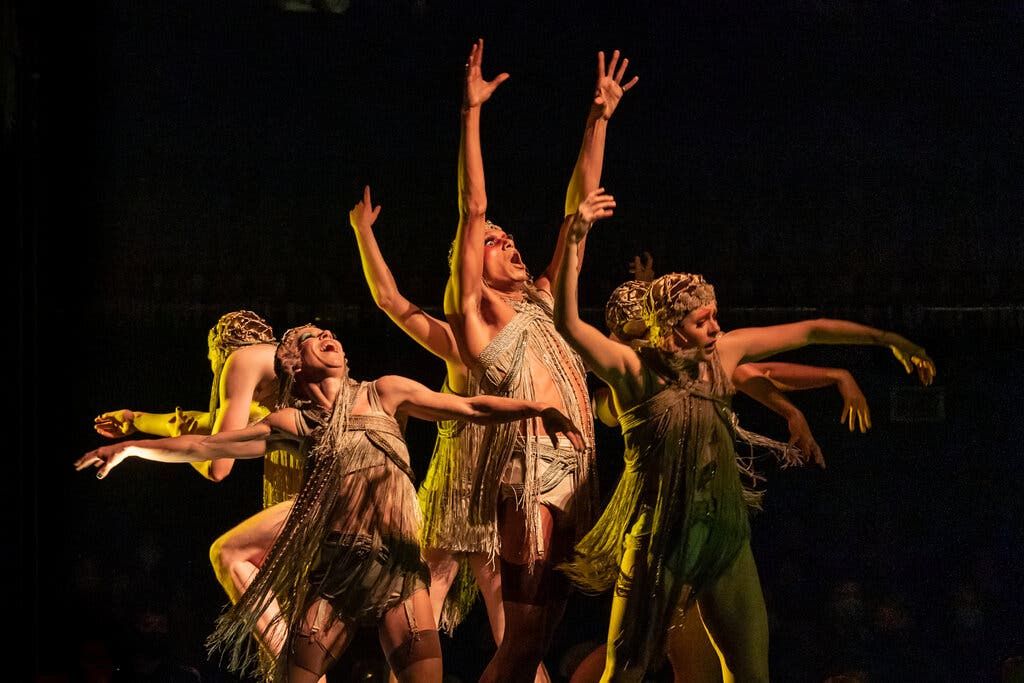 the ensemble of 'Cabaret' 