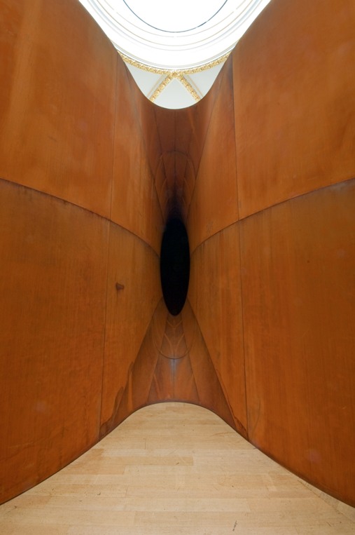 Kapoor_Hive_Royal_Academy_of_Arts_-_Photo_courtesy_Dave_Morgan
