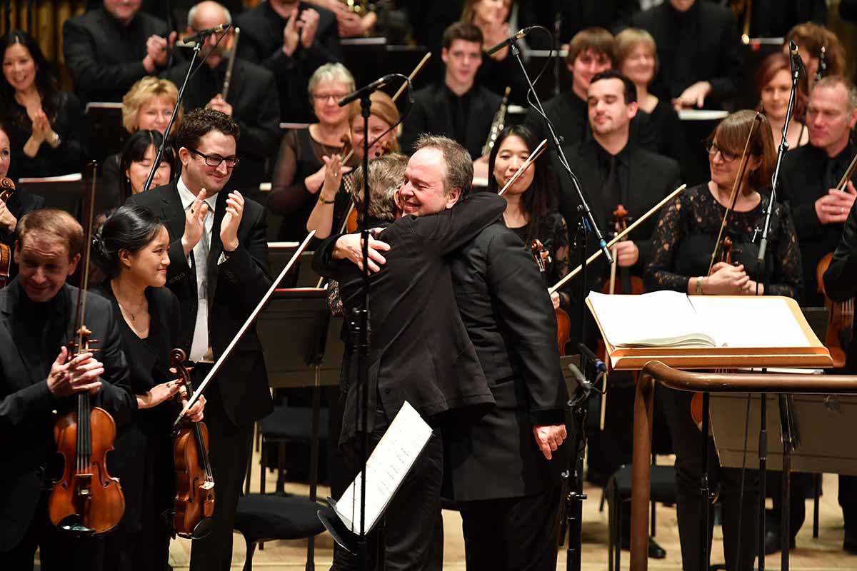 Sakari Oramo and Esa-Pekka Salonen embrace