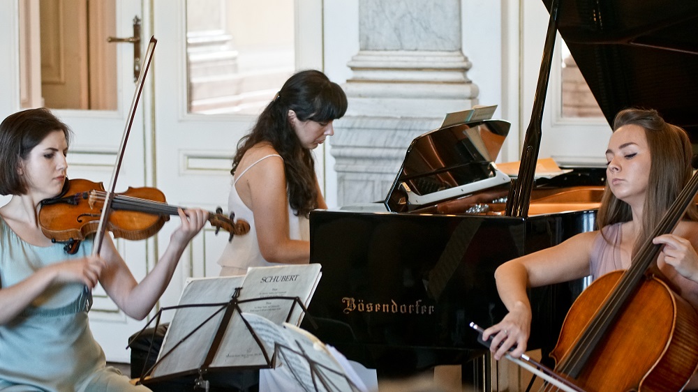 Trio Immerso