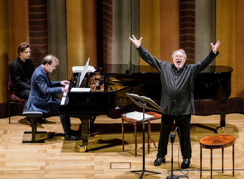 Gruber in recital