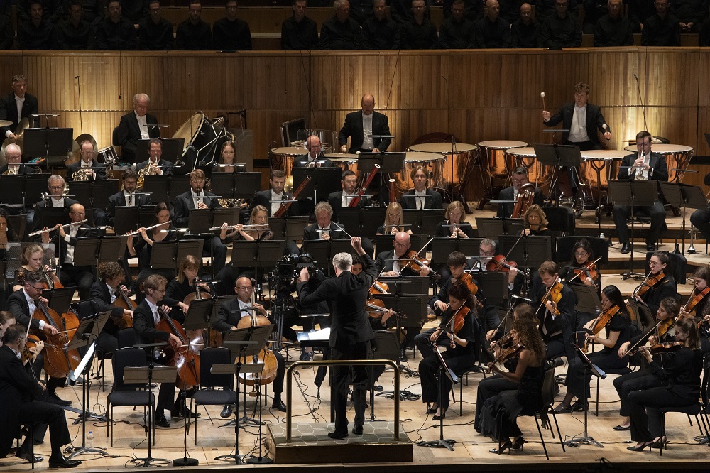 Gardner and the LPO in Mahler 2