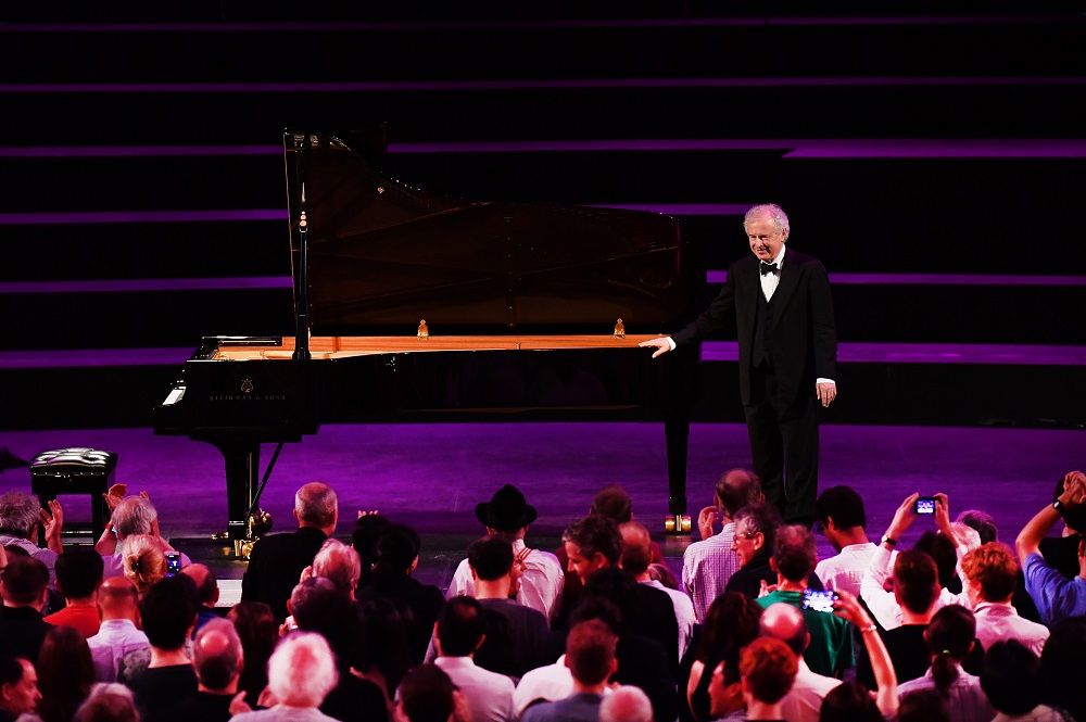 Schiff takes a bow at the Proms