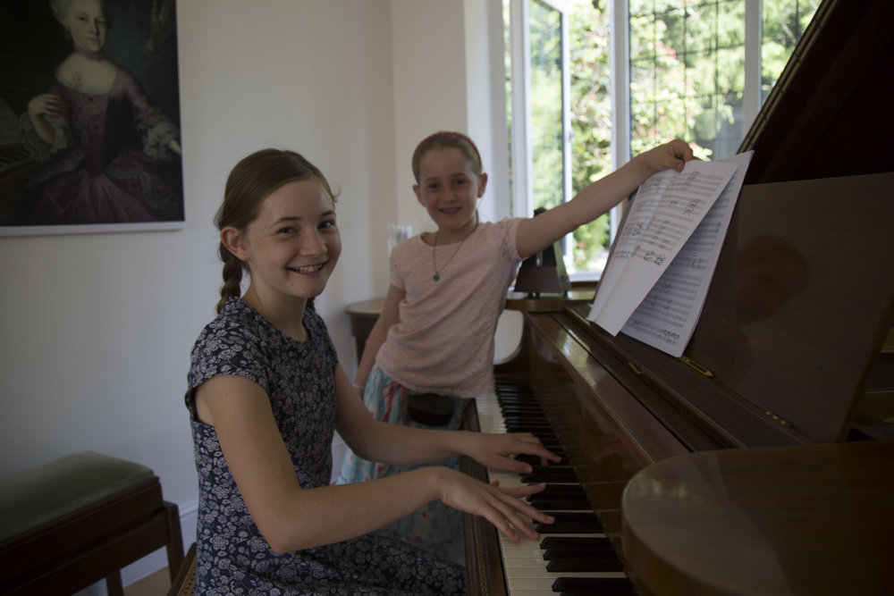 Alma and Helen Deutscher