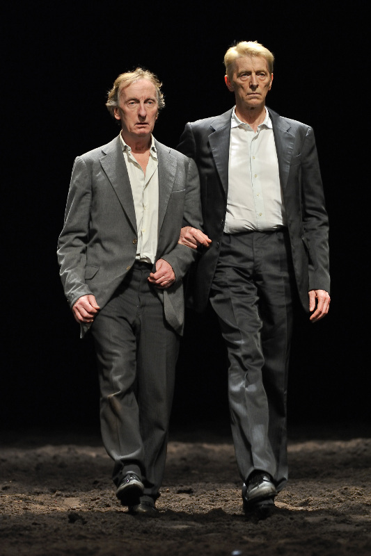 Dominique Mercy and Lutz Förster in Pina Bausch's Auf dem Gebirge hat man ein Geschrei gehört