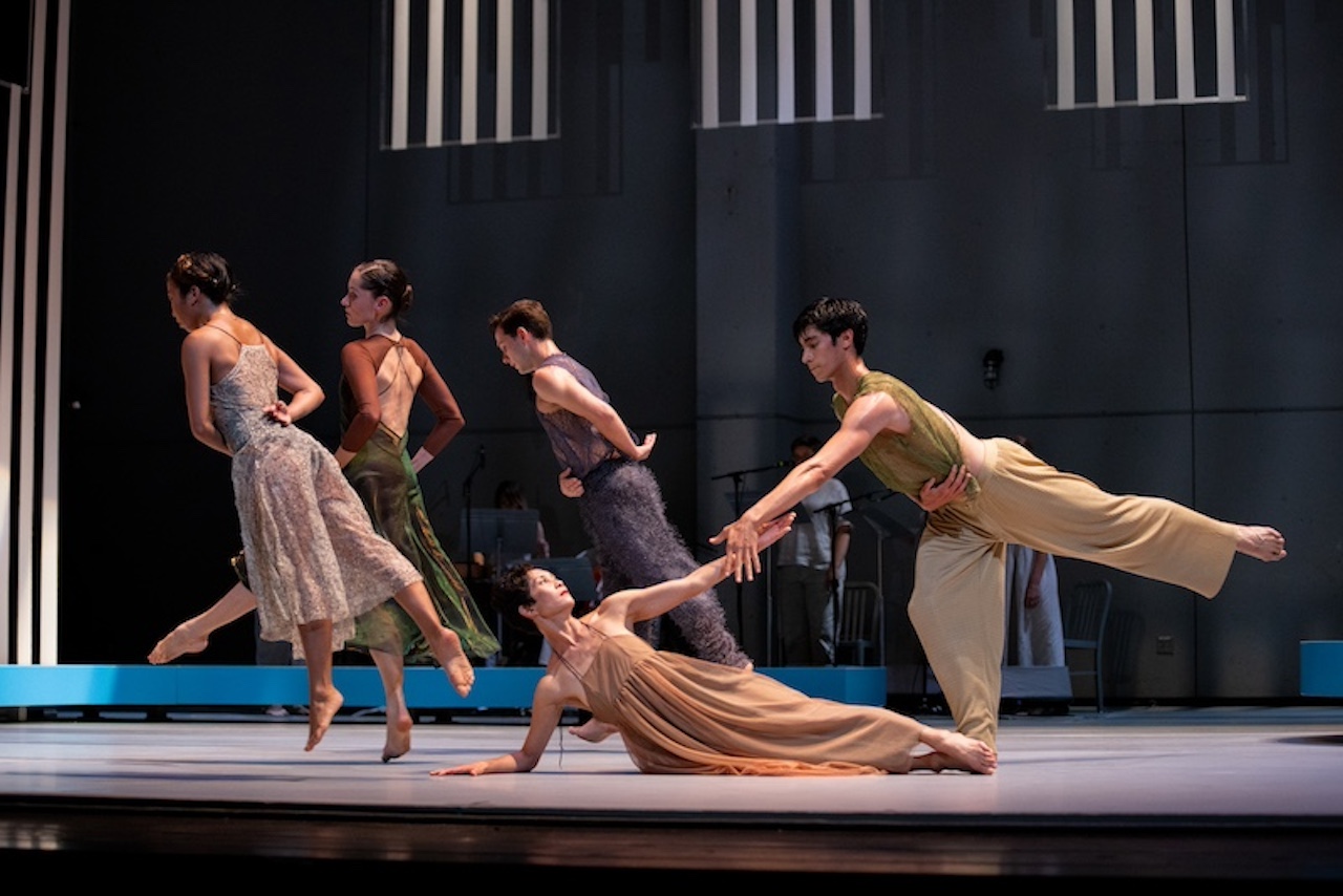 members of Pam Tanowitz company in Song of Songs