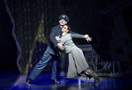 Sam_Archer__Pilot_Kerry_Biggin_as_Cinderella_in_Cinderella._Ph_SimonAnnand
