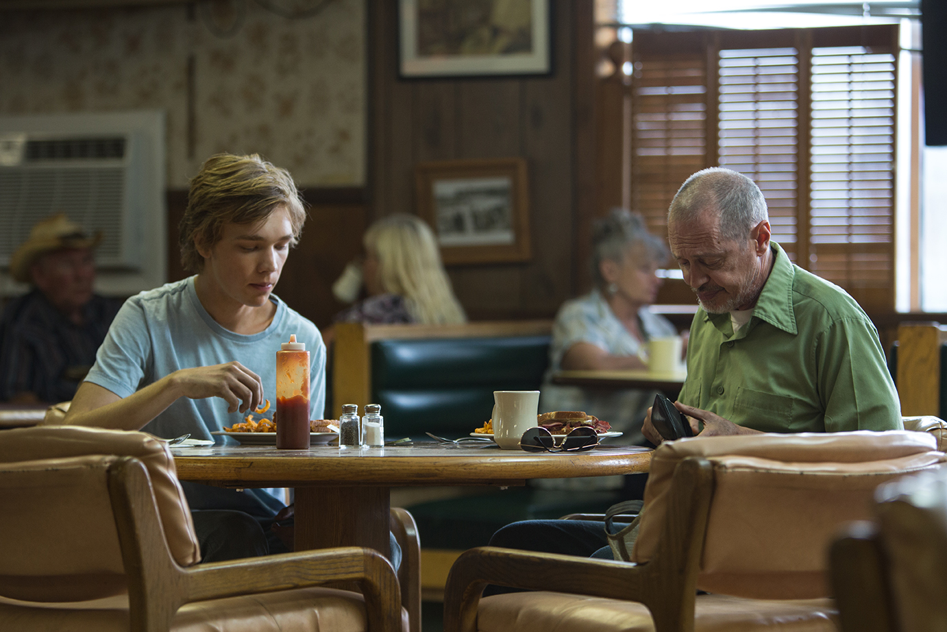 Charlie Plummer and Steve Buscemi in Lean on Pete