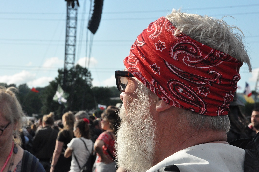 scarf dude