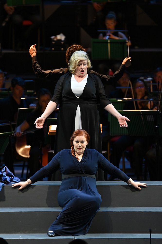 Karen Cargill as Brangane in the Glyndebourne Tristan