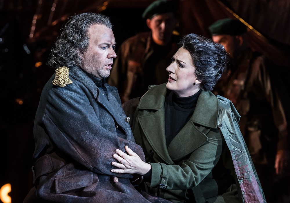 Sarah Connolly and Johan Reuter in Oedipe