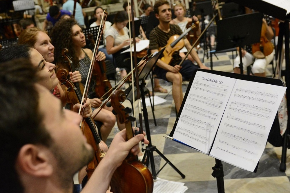 Orchestra Excellence in rehearsal for Sardanapalo