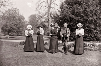 Clonbrock_Estate_Luke_and_Augusta_Dillon_with_family
