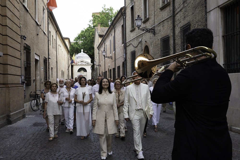 Paraidso processional in Ravenna